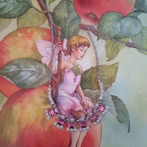 Source Unknown Jewelry - 💮 Pink rhinestone necklace